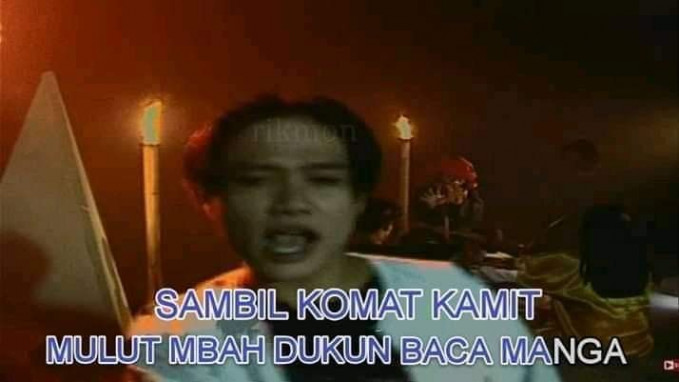 Plesetan lirik lagu yang bikin ngakak